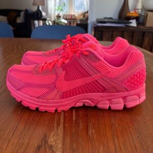 NWOB!  Men’s Nike Vomero 5 sneakers in hot punch.  Size 9.5